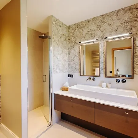 De Prestige I Vue - Piscine Interieure *